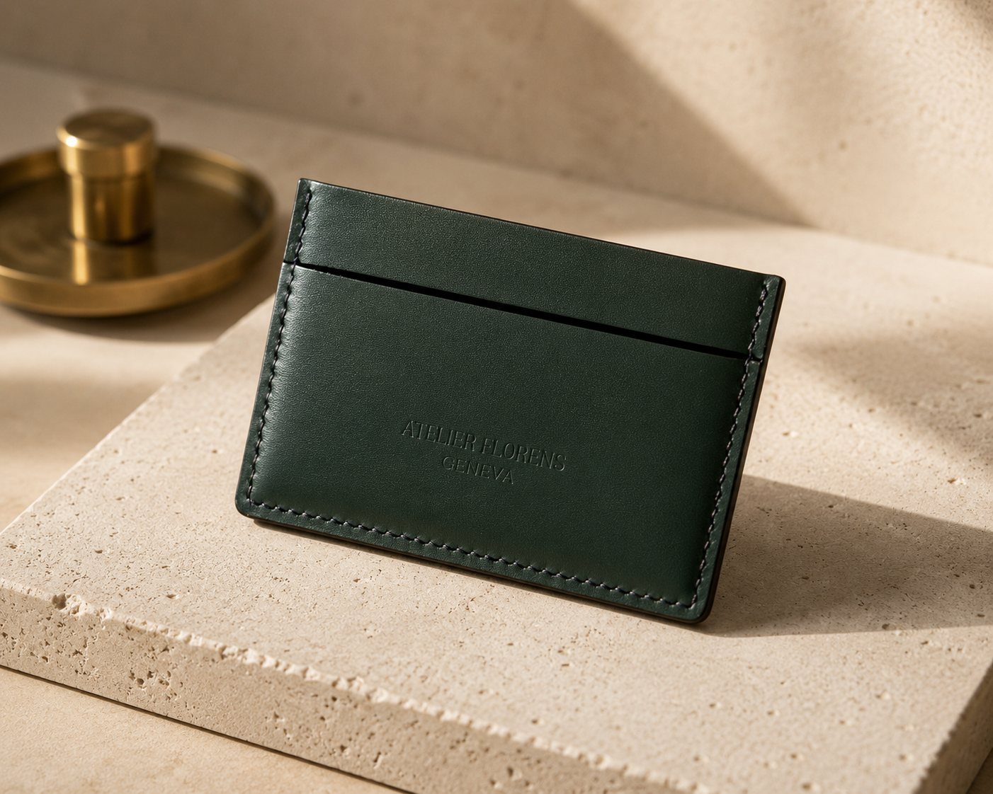 Porte-cartes Rive Compact en cuir vert foncé — Atelier Florens