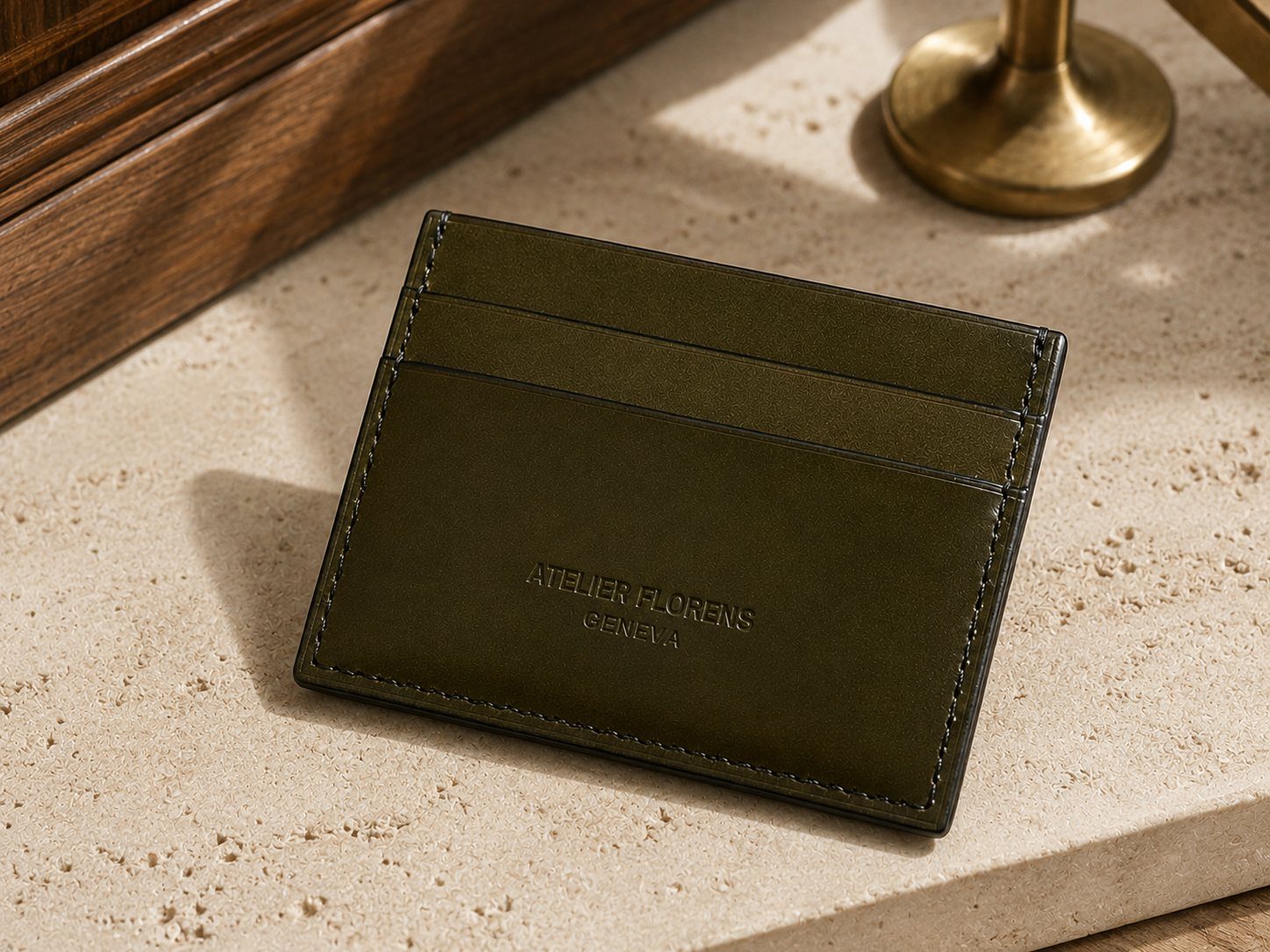 Emplacements pour cartes du porte-cartes rive cordovan en cuir vert foncé, Shell Cordovan
