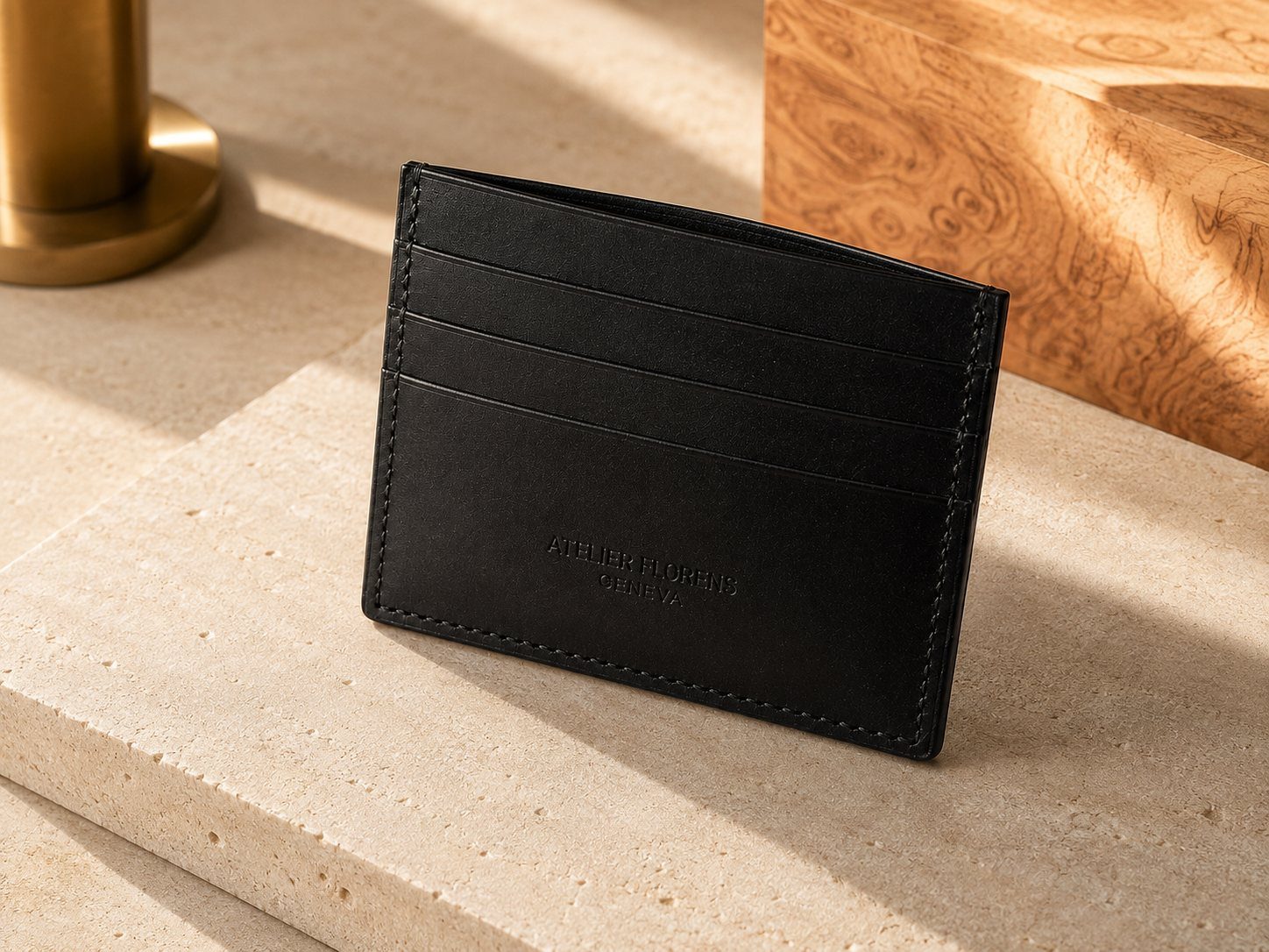 Porte-cartes Rive Grand modèle en cuir noir — Atelier Florens Genève